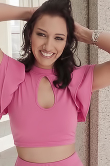 Bella Rolland Impressing A Tourist