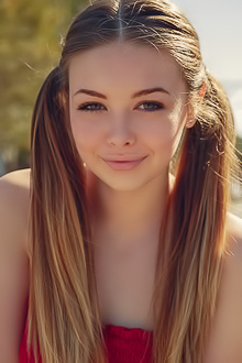 Erotic Babe Lana Lea