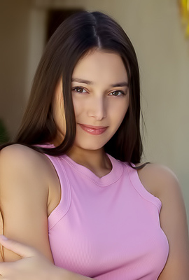 Stunning Brunette Shelena