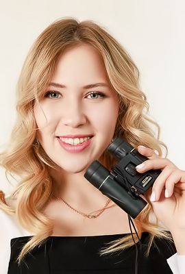 Melania Curvaceous Beauty Is Soon Neglecting Her Duties