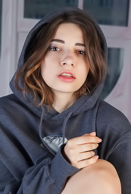 Elle Mira Naughty Babe