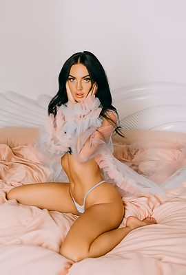 Ashlyn Chere Poses Nude In A Pink Bedroom With Lace Lingerie And A Pearl Necklace, Teasing With A Pink Phone