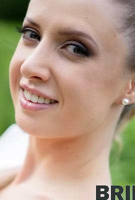 Andrea under the oak tree wirelit wedding romance and intimacy