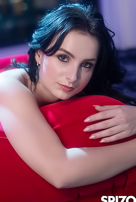 Evie Christian Yearns To Satisfy With Her Surrendering Mouth